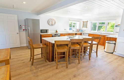 Croyde Cabaña | Ladywell Croyde 6 Bedrooms, Sleeps 12, Hot Tub