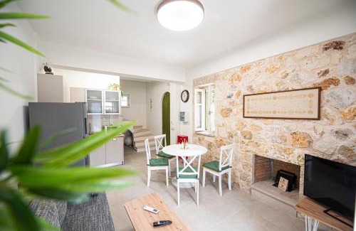 Agios Nikitas Apartamento | Lagadia Stone House