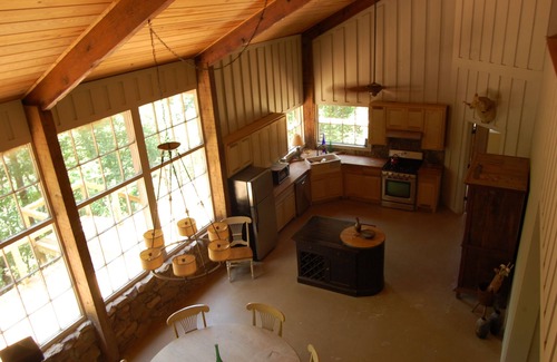 Fort Payne Cabina | Lagniappe Lodge -18 acres of amazing views and 2 waterfalls, with Internet!!