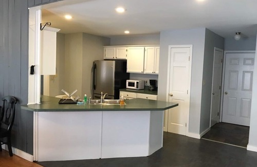 Jefferson Casa | Lago House | Lakefront Home w / WiFi, bañera de hidromasaje, barcos, muelle y acceso al lago Walkout