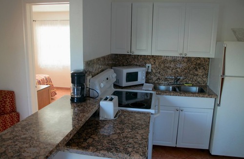 Mango Groves Hotel | Lago Mar Motel and Apartments