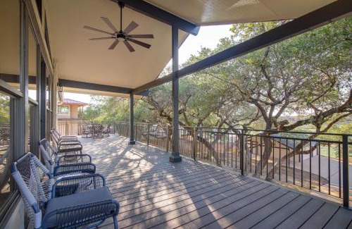 Highland Lake Estates Casa | Lago Vista Home with Private Pool and Sport Court!