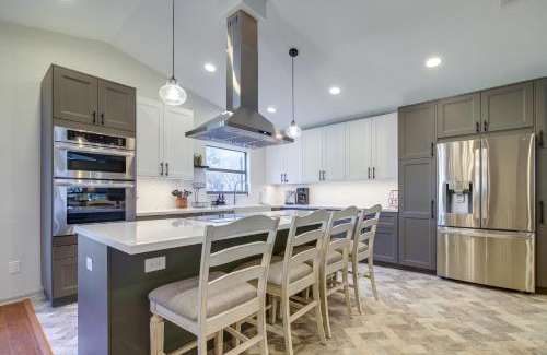 Highland Lake Estates Casa | Lago Vista Home with Private Pool and Sport Court!