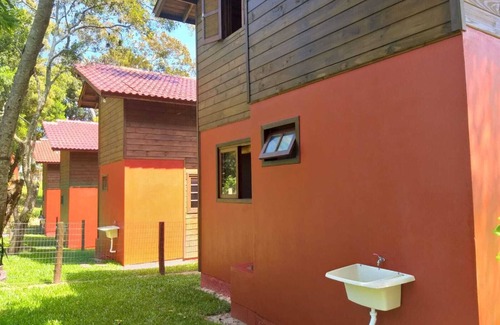 Praia do Rosa Cabina | mid lake huts