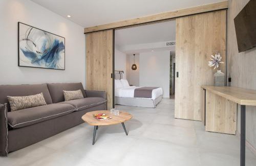 Lagomandra Complejo | Lagomandra Luxury Suites with Private Pools