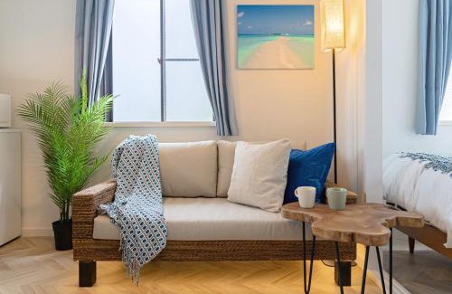 Tateishi Apartamento | LAGOON Suite OHANA - 2 Serta double bed & Asian resort sofa, #205, 11 minutes to Asakusa