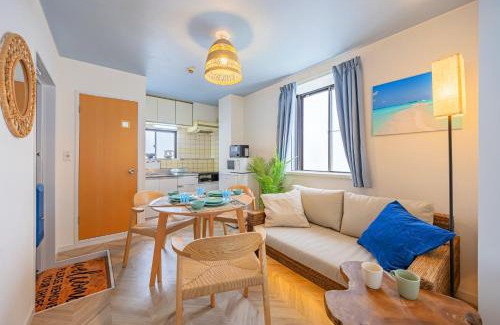 Tateishi Apartamento | LAGOON Suite OHANA - 2 Serta double bed & Asian resort sofa, #205, 11 minutes to Asakusa