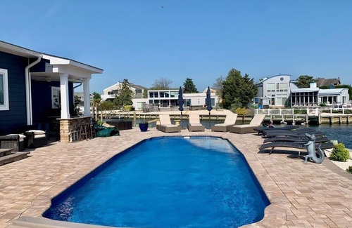 Loveladies Casa | Lagoon with Bayviews 5 Bedroom & Pool