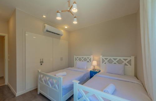 Shurtah al-Dakhlah Apartamento | Lagoonfront 3BR Apartment Cyan
