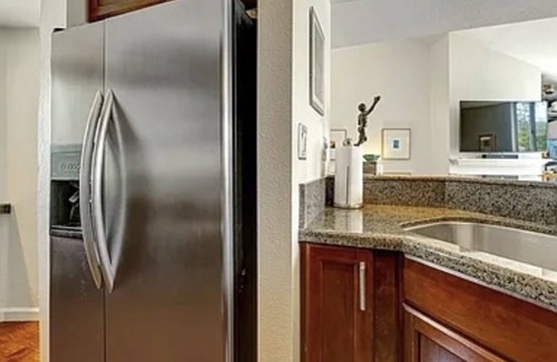 Laguna Beach Casa | Laguna Beach canyon living done right.