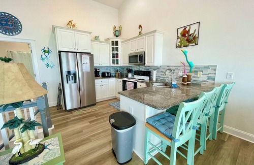 McCutcheon Field Casa | Laguna East #158 - 4 BD Oceanfront Home w/ Direct Beach Access!