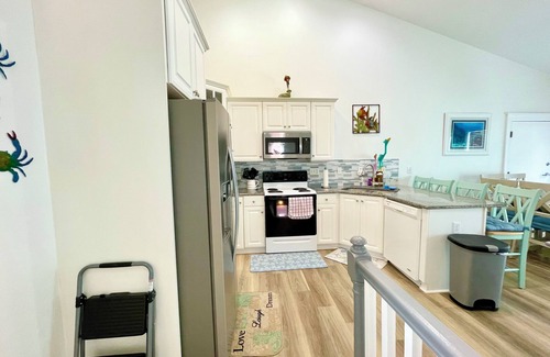 McCutcheon Field Casa | Laguna East #158 - 4 BD Oceanfront Home w/ Direct Beach Access!