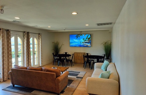 Laguna Beach Hotel | Laguna Paradise, Pool Access, steps from beaches!
