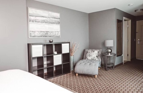 Zion Hotel | Laid-Back Comfort w/ Firepits, Books, Gym & Morning Breakfast Buffet