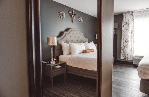 Zion Hotel | Laid-Back Comfort w/ Firepits, Books, Gym & Morning Breakfast Buffet