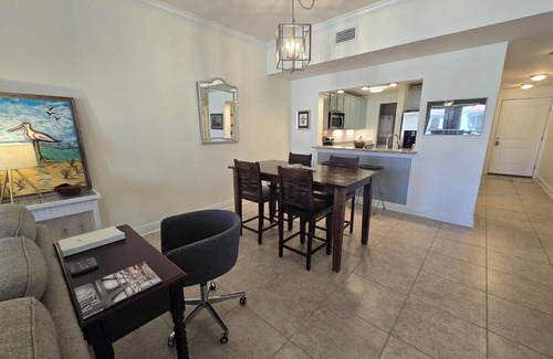 Henderson Point Condominio | Laid-Back Luxury – Beachfront Condo at Inn By The Sea