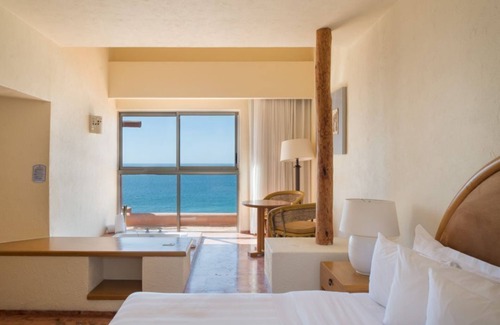 San José del Cabo Hotel | Laid-Back Studio Hideaway with Coastal Comfort