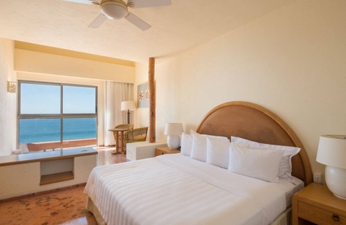 San José del Cabo Hotel | Laid-Back Studio Hideaway with Coastal Comfort