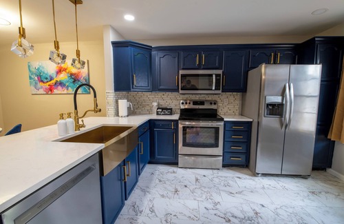 Prosperity Church Road Casa | Laid in Luxury 2BR Garage CLT