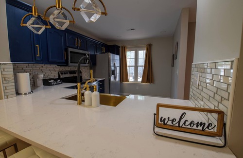 Prosperity Church Road Casa | Laid in Luxury 2BR Garage CLT