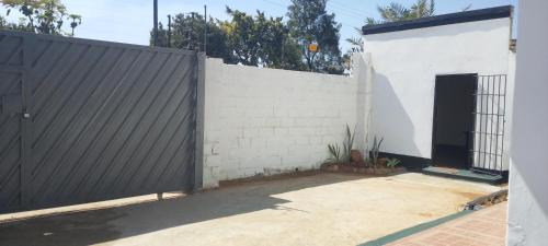Lusaka Cabina | LaJoy Lodge