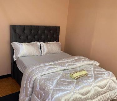 Lusaka Cabina | LaJoy Lodge