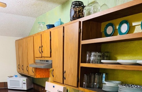 Mead Cabina | Lake 2 minutes away, fishing, kayaking, hiking and casinos.