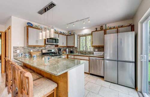 Gouldsboro Casa | Lake Access and Hot Tub Poconos Vacation Rental!