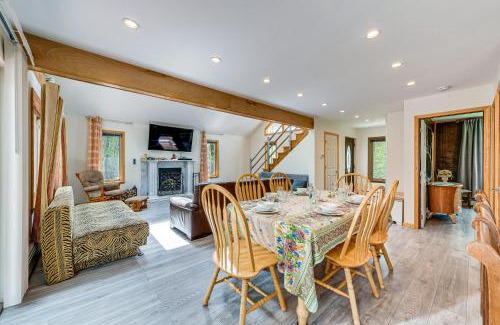 Gouldsboro Casa | Lake Access and Hot Tub Poconos Vacation Rental!