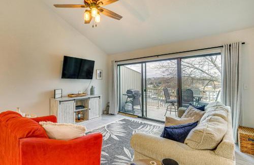 Osage Beach Apartamento | Lake Access and Views Condo with Pools in Osage Beach