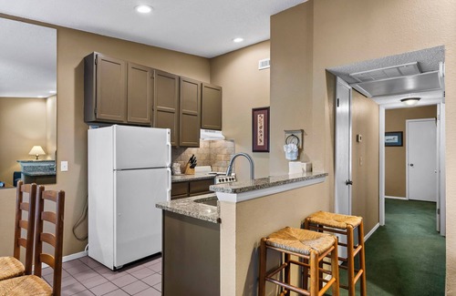 Ponce De Leon Condominio | Lake Access-Boat Slip-Cozy 2 Bedroom Bungalow w Free Daily Attraction Tickets