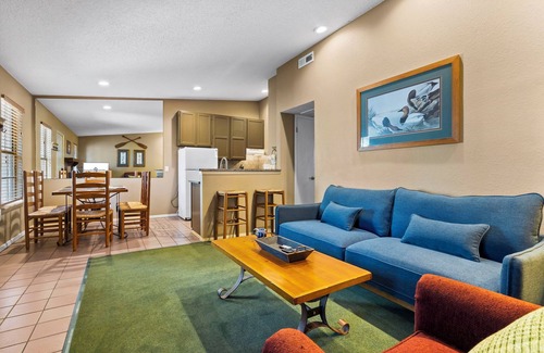 Ponce De Leon Condominio | Lake Access-Boat Slip-Cozy 2 Bedroom Bungalow w Free Daily Attraction Tickets