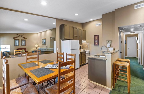 Ponce De Leon Condominio | Lake Access-Boat Slip-Cozy 2 Bedroom Bungalow w Free Daily Attraction Tickets