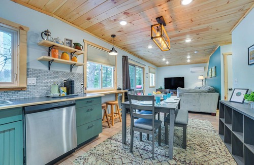 Herron Cabaña | Lake Access & Dock: Remote Mio-area Cottage