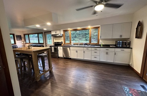 Tomahawk Casa | Lake Alice Duck Bay Chalet, Atv/Utv Snowmobile Hunting Paradise!