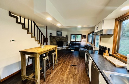 Tomahawk Casa | Lake Alice Duck Bay Chalet, Atv/Utv Snowmobile Hunting Paradise!