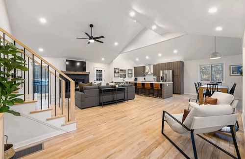 Woodstock Casa | Lake Allatoona! Unforgettable Forest Lake Retreat!