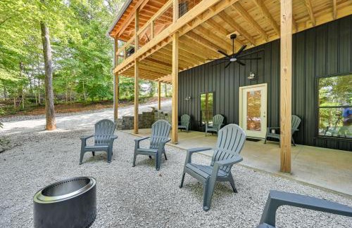 Monticello Casa | Lake and Boat Launch Access Modern Monticello Home