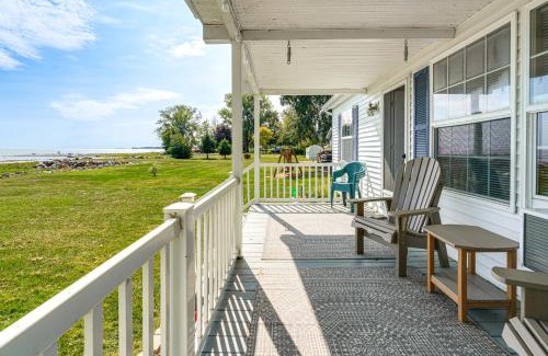Harbor Beach Casa | Lake and Lighthouse Views Inviting Port Hope Home!