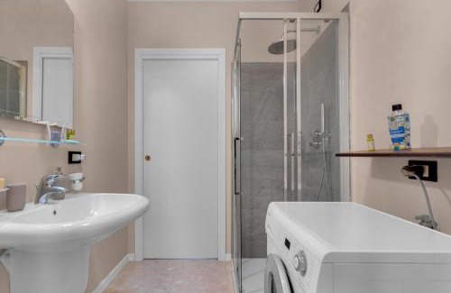 Crociale Apartamento | Lake and Sun, Garda Bliss with Pool