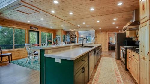 Minong Casa | Lake And Trails Lodge Lake Access Sleeps 23