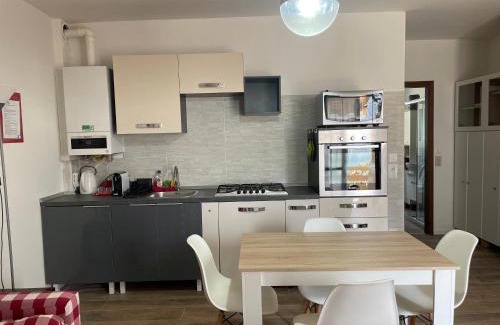 Ischia Apartamento | Lake Apartment Ischia Red