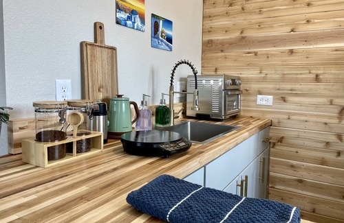 Arvada Apartamento | Lake Arbor Studio near Denver, Boulder + Golden