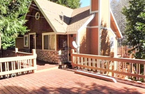 Lake Arrowhead Casa | Lake Arrowhead - Dreamin' 3 Bedroom Home by RedAwning