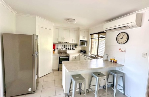 Bellara Casa | Lago en su puerta trasera admite mascotas