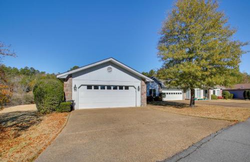 Hot Springs Village Casa | Lake Balboa Access Home with Dock and Yard