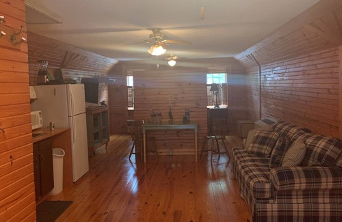 Eddyville Apartamento | Lake Barkley - Great Lake front location & boat dock Included!