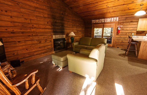 Cadiz Hotel | Lake Barkley State Resort