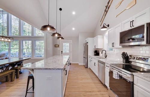 Jim Thorpe Cabina | Charming Mountain Retreat in Jim Thorpe: Near Outdoor Attractions