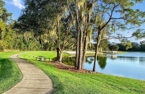 Lake Berkley Casa | Lake Berkley Home: Pool, Lakefront & near Disney